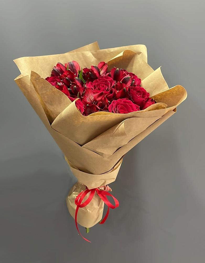 Букет цветов из: Альстромерии и Розы в Благовещенской