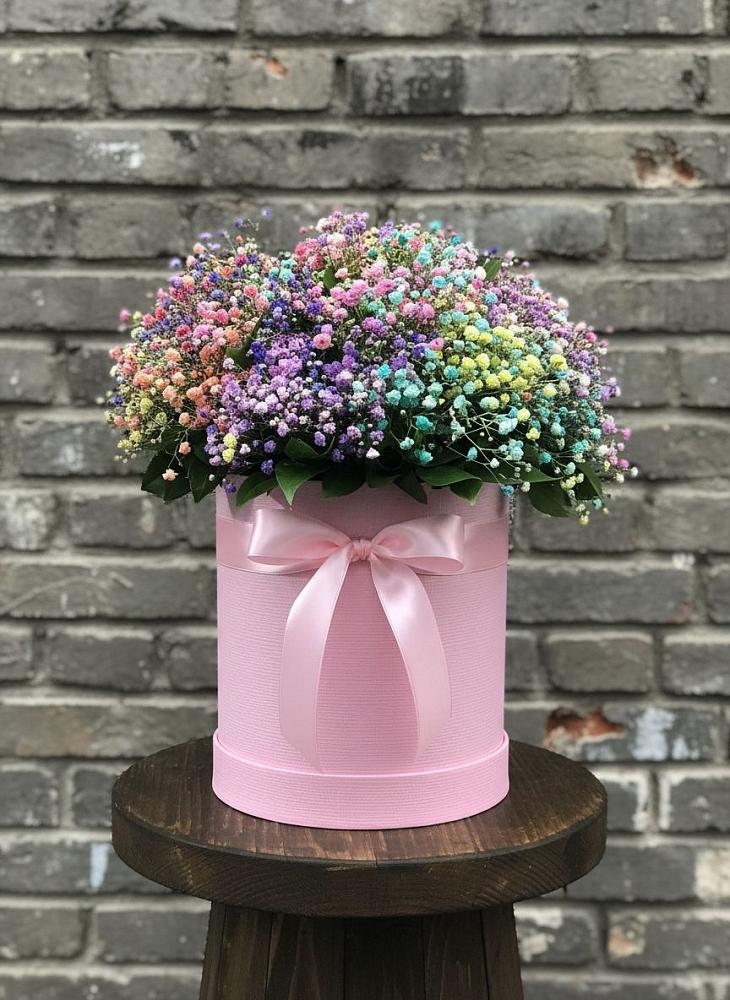 Цветочная композиция из Гипсофила и Розы в шляпной коробке в Благовещенской