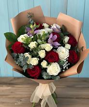 Букет цветов из:  Розы и Альстромерии в Благовещенской