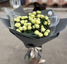 Букет Белые кустовые розы Солинеро в Благовещенской