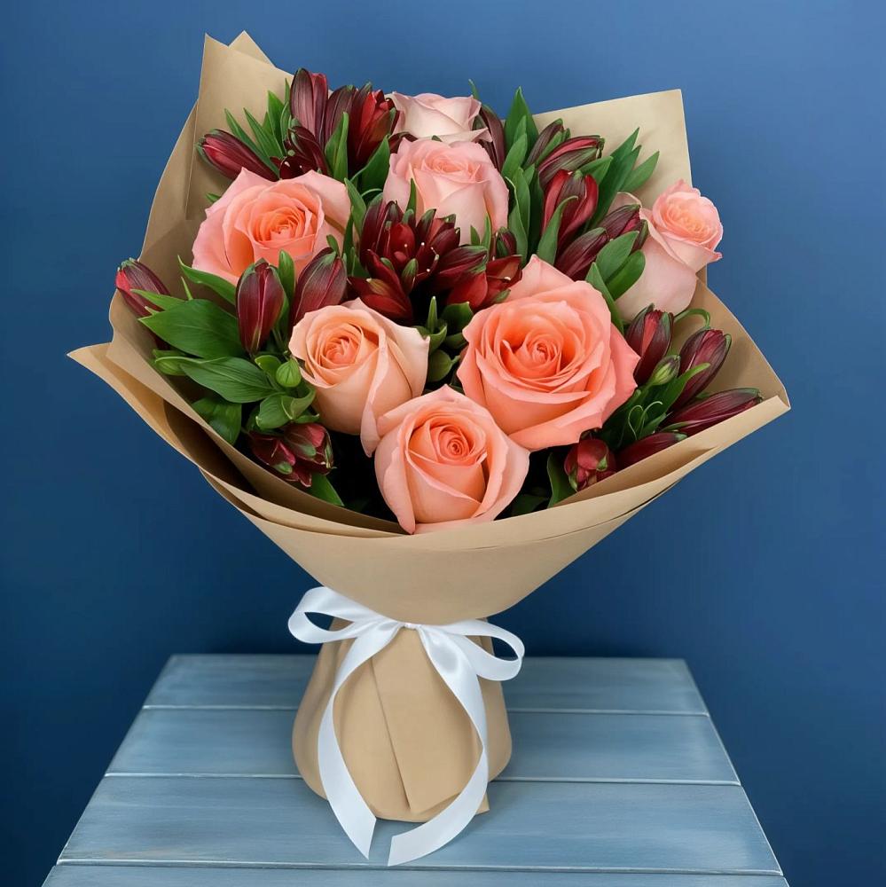 Букет цветов из: Розы и Альстромерии в Благовещенской