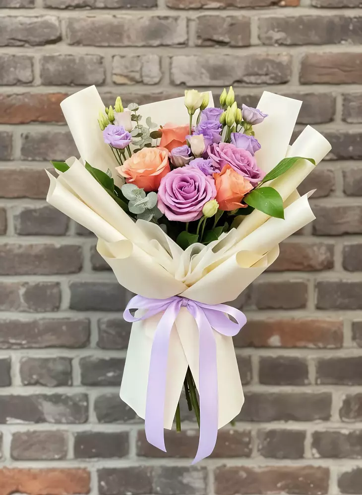 Букет цветов из: Лизиантусы и Розы в Благовещенской