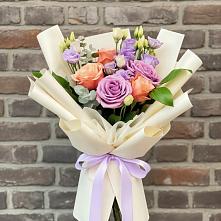 Букет цветов из:  Лизиантусы и Розы в Благовещенской