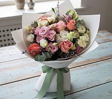 Букет цветов из:  Розы, Лизиантусы и Гвоздики #REPLACE_PRED# Благовещенской