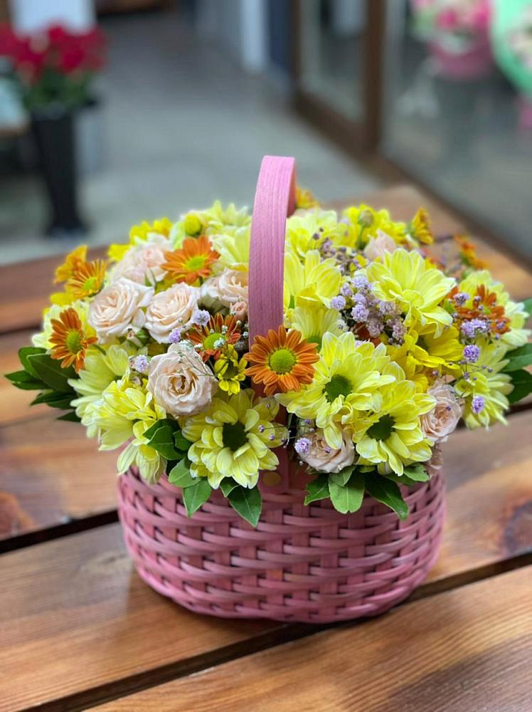 Цветочная композиция из Хризантемы и Розы в корзине в Благовещенской
