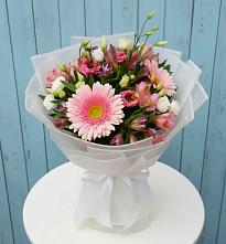 Букет цветов из:  Герберы, Альстромерии и Лизиантусы #REPLACE_PRED# Благовещенской