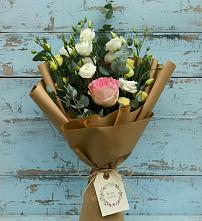 Букет цветов из:  Розы и Лизиантусы в Благовещенской